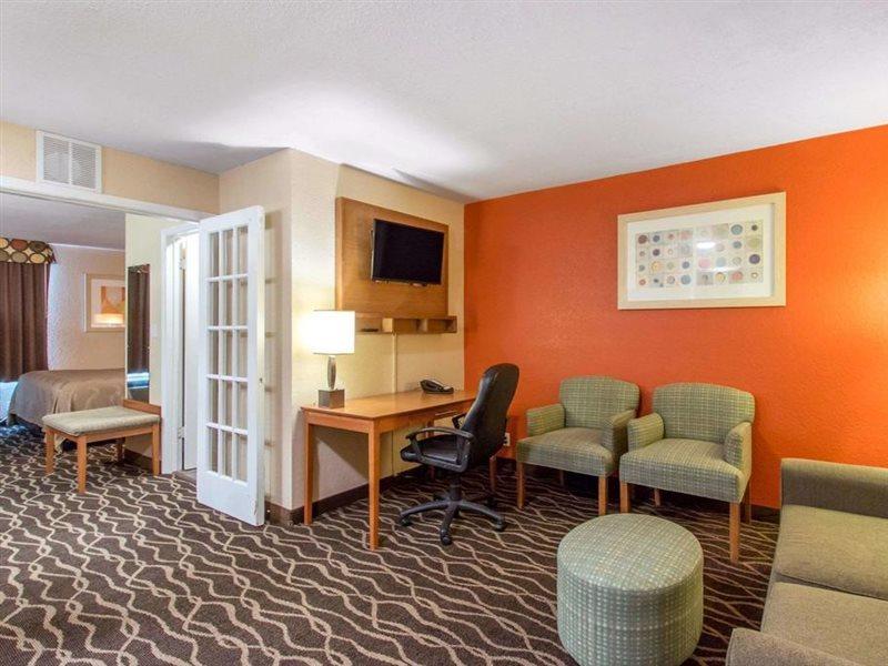 Quality Inn & Suites I-35 Near Frost Bank Center San Antonio Eksteriør bilde