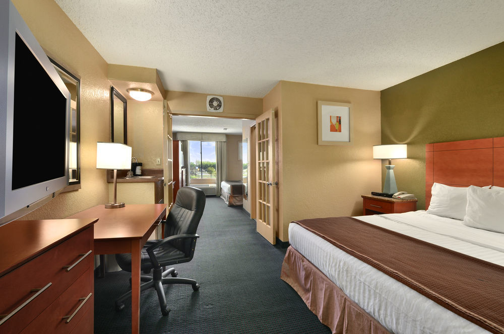 Quality Inn & Suites I-35 Near Frost Bank Center San Antonio Eksteriør bilde